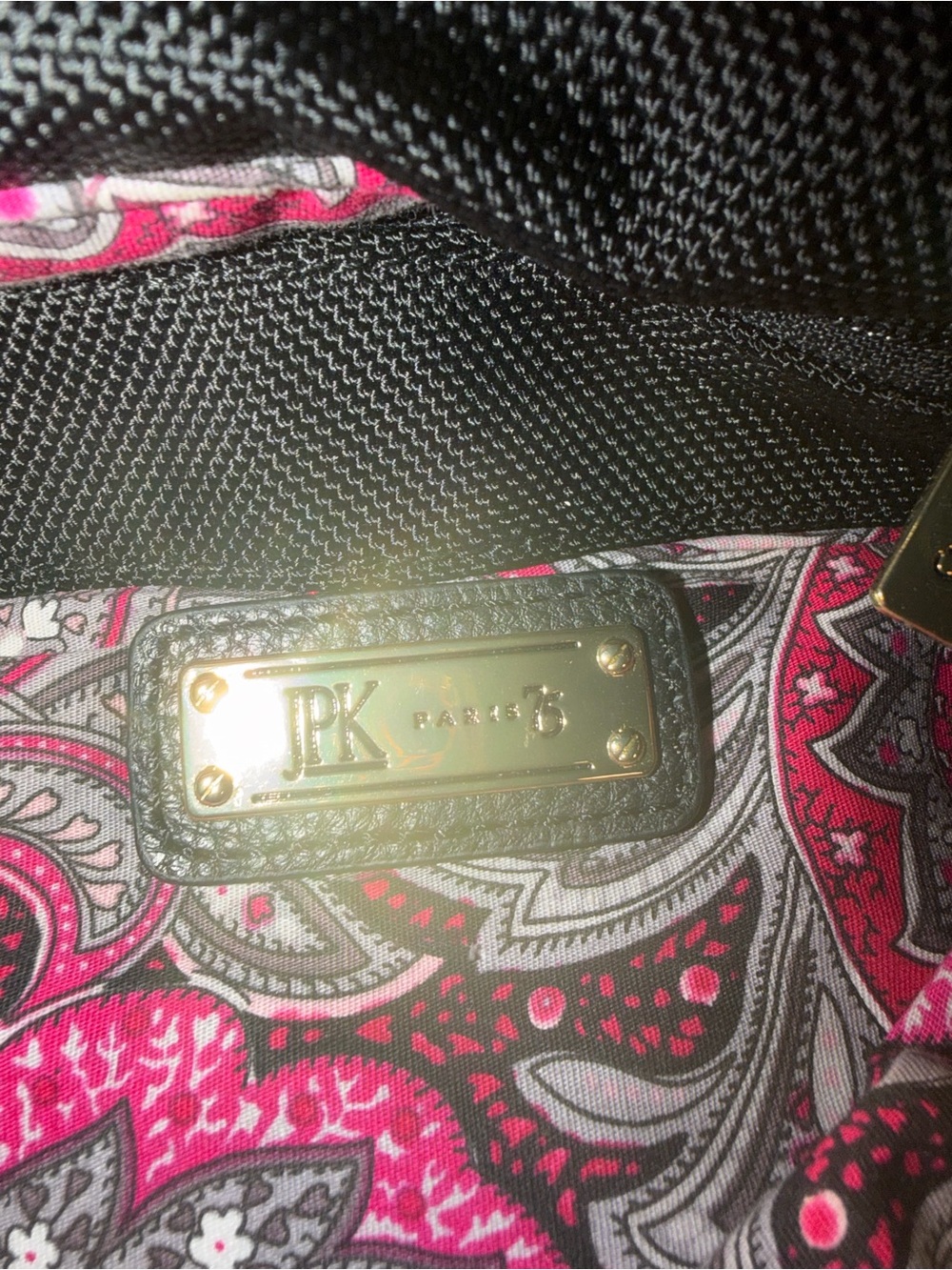 Elegant Black Shoulder Bag with Gold Accent Hardware - Picture 5 of 5